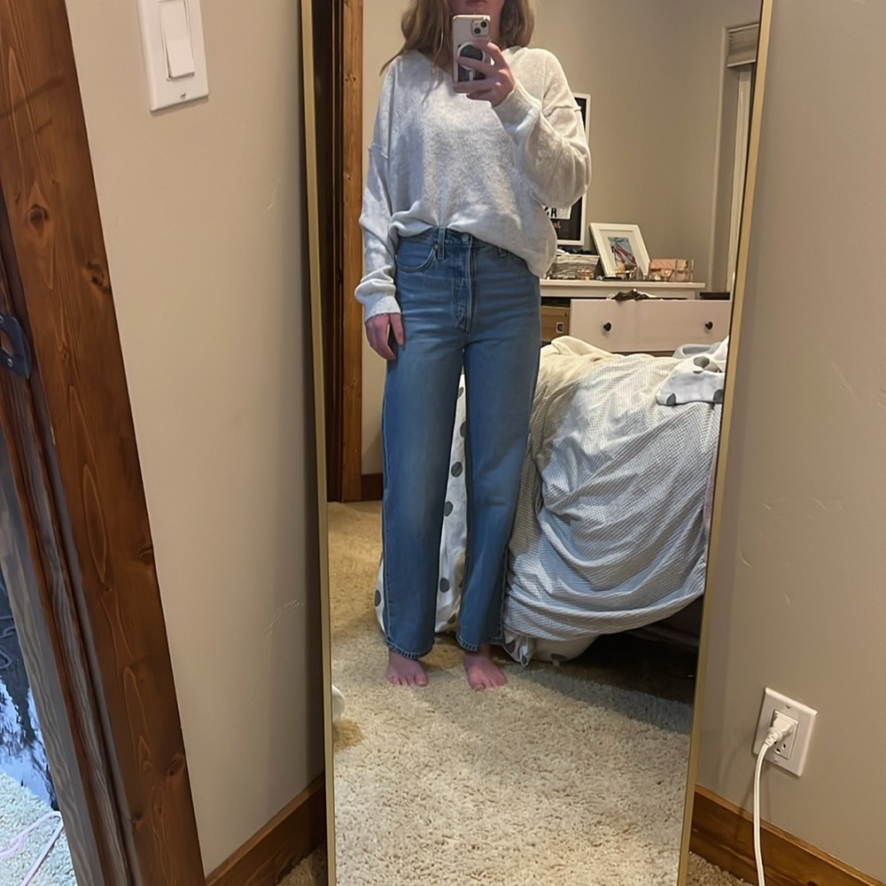 Levis high rise straight medium wash jeans